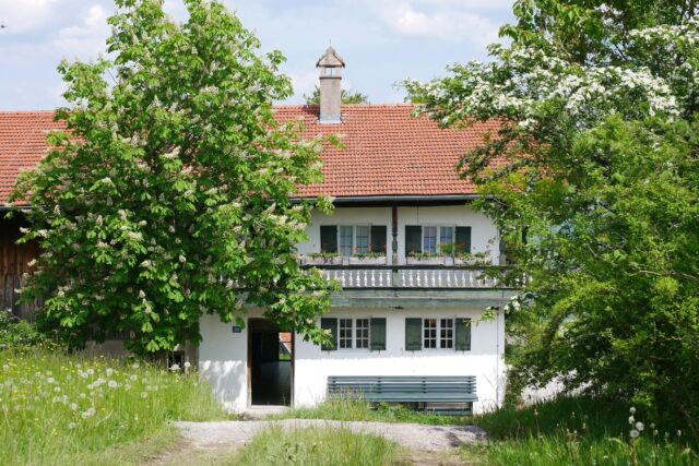 // Internationaler Museumstag - auch mit dabei: das wunderbare @freilichtmuseum.glentleiten 🌻🌿🐮🐑

#glentleiten #freilichtmuseum #entdeckegapa #großweil #blauesland #dasblaueband #museeninbayern #visitbavaria #deinbayern #oberbayern #garmischpartenkirchen